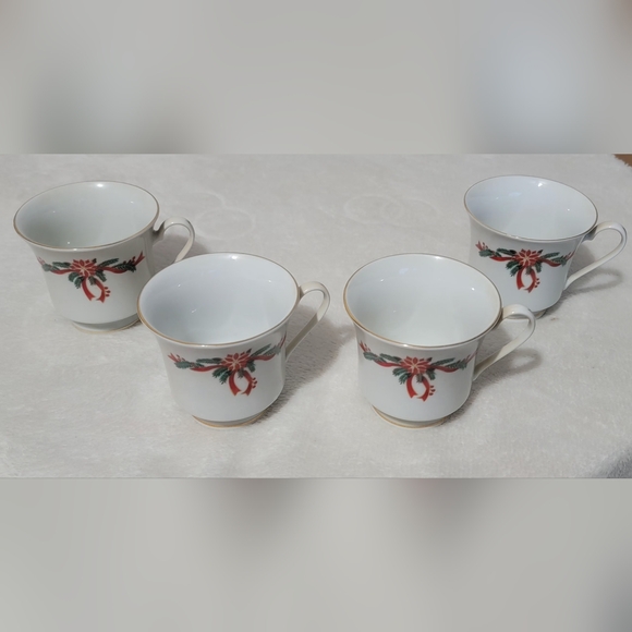 Vintage Poinsettia and Ribbons Fine China Cups - Picture 5 of 5